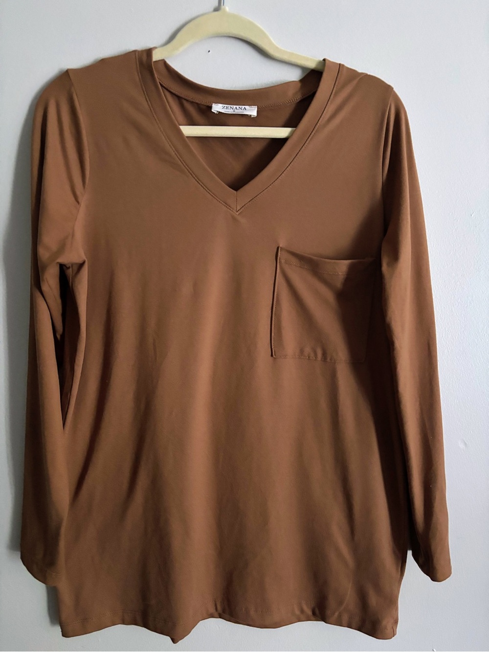 Zenana Outfitters Women's V-Neck Long Sleeve Pocket Top - Camel color. NWOT